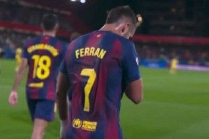 巴萨3-0大胜赫塔菲,全队7人16球领跑西甲 巴萨3-0大胜赫塔菲,全队7人16球领跑西甲