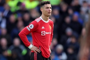 曼联旧将:不懂C罗为啥罚任意球只踢电梯球,别跟我说你行你上 曼联旧将:不懂C罗为啥罚任意球只踢电梯球,别跟我说你行你上