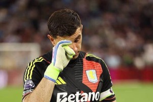 主场告别战？32岁马丁谢场时激动落泪！已接收沙特与欧洲豪门数份报价