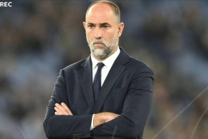 官宣!欧洲豪门首位下课主帅,上任仅半年,3连败+欧冠排第25名 官宣!欧洲豪门首位下课主帅,上任仅半年,3连败+欧冠排第25名