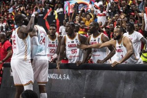 安哥拉击败马里 时隔12年再夺非锦赛冠军 安哥拉击败马里 时隔12年再夺非锦赛冠军