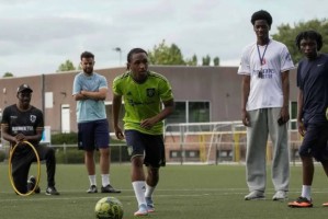 法甲天才前锋穿曼联球衣踢球,标价5000万!曝红魔或免费签英超空霸 法甲天才前锋穿曼联球衣踢球,标价5000万!曝红魔或免费签英超空霸