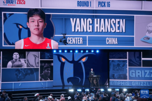 马健:值得庆祝!中国篮球将进入杨瀚森时代 马健:值得庆祝!中国篮球将进入杨瀚森时代