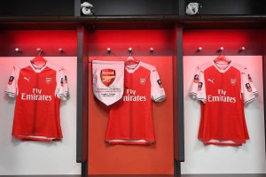 欧冠焦点对决：阿森纳能否轻取巴黎，提前锁定晋级？