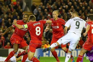 皇马与利物浦的欧冠交锋史：从伯纳乌到安菲尔德