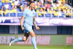 33岁欧冠级后卫愿意归化，明年就可为国足出战