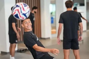 里昂保级成功为曼城天才转会铺路 埃切维里或登陆法甲