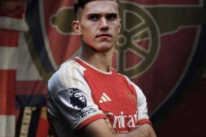 新中锋能帮阿森纳夺冠吗？领跑欧洲金靴榜，英超没踢过一分钟