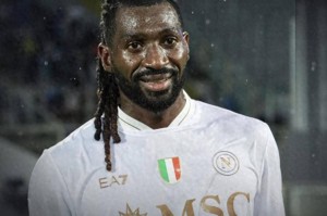 一场3-1让那不勒斯登顶意甲！孔蒂激活曼联弃将：首秀14分钟进球