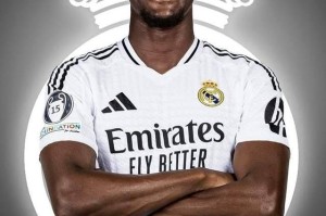 又要这么玩？皇马加速“免签”利物浦主力中卫，斯洛特给两个选择