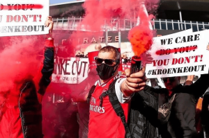 欧超背后的斗争，英超六队被罚2200万磅，却为何集体认怂？