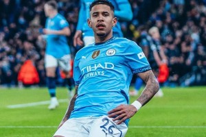 曼城重磅:48场14球边锋收到报价,一年净赚4000万,罗马诺已证实 曼城重磅:48场14球边锋收到报价,一年净赚4000万,罗马诺已证实