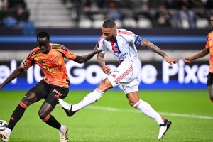 法甲大冷门!落后3球仍不输,巴黎FC主场逼平里昂 法甲大冷门!落后3球仍不输,巴黎FC主场逼平里昂