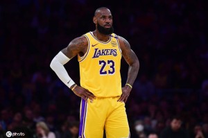 詹姆斯:2016年1-3逆转勇士后 我认为我成为了GOAT 詹姆斯:2016年1-3逆转勇士后 我认为我成为了GOAT