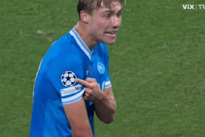 曼联旧将闪耀欧冠,霍伊伦德双响暗讽阿莫林!拉爵不怒反喜一亿在望 曼联旧将闪耀欧冠,霍伊伦德双响暗讽阿莫林!拉爵不怒反喜一亿在望