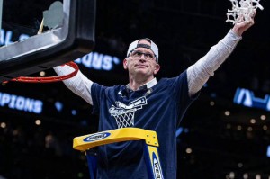 康大主帅赫尔利：父亲曾建议我接受湖人执教邀请