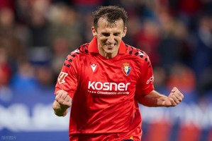 3-2,26岁巴萨旧将梅开二度:助西甲第17大爆发,终结9轮不胜 3-2,26岁巴萨旧将梅开二度:助西甲第17大爆发,终结9轮不胜