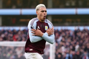 阿斯顿维拉队中瑰宝一个接一个被卖掉 财政为什么那么困难？