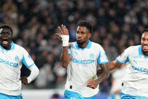 马赛2-1逆转斯特拉斯堡，登顶法甲榜首