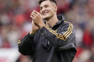 英媒预测曼联战阿森纳首发:三大锋线新援齐发 B费坐镇中场 英媒预测曼联战阿森纳首发:三大锋线新援齐发 B费坐镇中场