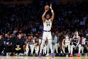 前湖人锋线新星将回到法甲联赛,他在发展联盟的表现都非常一般? 前湖人锋线新星将回到法甲联赛,他在发展联盟的表现都非常一般?