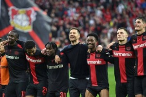 3天2亿3 核心，勒沃库森天崩重启，滕哈赫在德甲要沉沦？