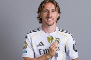 皇马官宣！亿元先生被挂牌，中场锁定德甲天才，锋线瞄准英超爆点