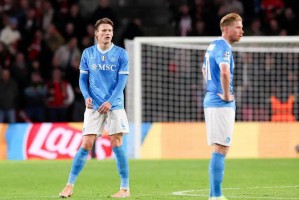 那不勒斯2-6惨败埃因霍温,意甲冠军28年来最丢脸一战 那不勒斯2-6惨败埃因霍温,意甲冠军28年来最丢脸一战