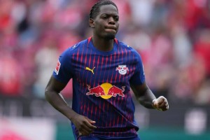 利物浦领衔！英超3强哄抢德甲中卫解约金高达9000万