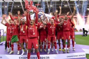 欧文：虽然利物浦早都夺冠了但这一刻还是很特别，球迷爽翻了