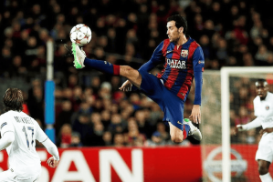 布斯克茨是一部足球的教科书,他用下棋的思维在踢球 布斯克茨是一部足球的教科书,他用下棋的思维在踢球