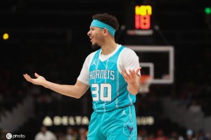 小库里和小佩顿预计底薪签约勇士 这是联盟共识 小库里和小佩顿预计底薪签约勇士 这是联盟共识