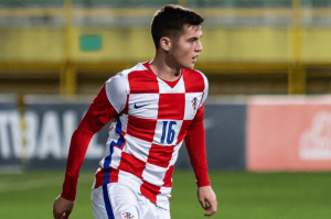 22岁克罗地亚中场巴图里纳2500万欧加盟科莫，开启意甲新征程