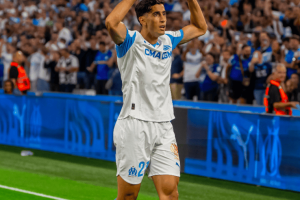 0-1！14.7亿国家德比：卫冕冠军联赛+欧冠全胜惨遭终结 让出榜首