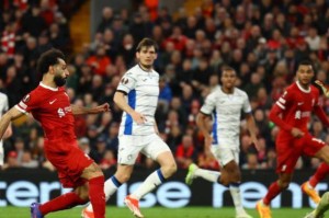 皇马的最大危机出现,国家德比胜利代价惨重,阿诺德能否扛起右路大旗? 皇马的最大危机出现,国家德比胜利代价惨重,阿诺德能否扛起右路大旗?