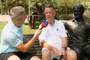 范加尔：我早就说过曼联是一家商业俱乐部 主帅无权决定引援