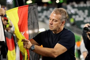 巴萨欲签下邓弗里斯!国际米兰欧冠淘汰赛中的关键人物 巴萨欲签下邓弗里斯!国际米兰欧冠淘汰赛中的关键人物