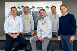 官方:多特续约主帅尼科-科瓦奇及其团队 合同期至2027 官方:多特续约主帅尼科-科瓦奇及其团队 合同期至2027