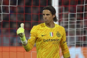 一日意甲动态:邓弗里斯有意离开国米?赖因德斯接班人即将加盟米兰 一日意甲动态:邓弗里斯有意离开国米?赖因德斯接班人即将加盟米兰