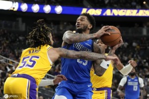 季前赛-浓眉18+9八村塁19分 湖人末节仅8分遭独行侠逆转 季前赛-浓眉18+9八村塁19分 湖人末节仅8分遭独行侠逆转