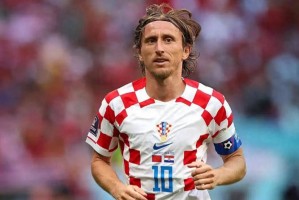 40岁老将莫德里奇带领AC米兰登顶意甲，创造历史