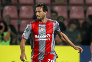 0-0,意甲第18逼平意甲第3,拒绝2连败,AC米兰绊脚石2连胜终结 0-0,意甲第18逼平意甲第3,拒绝2连败,AC米兰绊脚石2连胜终结