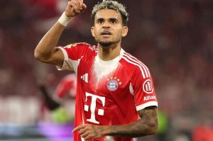 拜仁新援路易斯迪亚斯德甲首秀独造3球 创纪录领衔6-0大胜