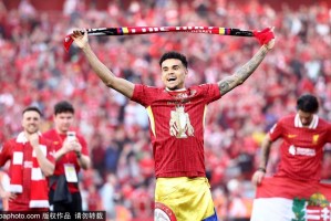 西媒：巴萨盼望迪亚斯施压利物浦 但他啥实际的也没干