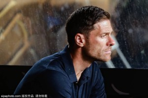 从安菲尔德到伯纳乌：Konaté拒绝续约引发转会市场震动，皇马防线重建迎新机遇