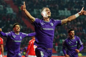 十人本菲卡19射不中遭布拉加逆转，62岁穆帅关键一冠失落或难逃四大皆空