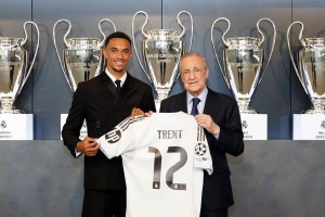 老佛爷欢迎阿诺德:你来自我们尊敬的利物浦 皇马有你的好友贝林 老佛爷欢迎阿诺德:你来自我们尊敬的利物浦 皇马有你的好友贝林