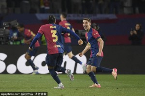 巴萨欧冠惨遭淘汰！Gavi怒斥裁判，年轻一代能否逆袭？