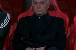 经济实惠1-0+15轮不败，恭喜穆里尼奥，但想冲冠难度仍很大：8分