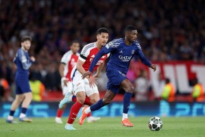 又掉链了！主场不敌大巴黎失先机，枪手在紧张慌乱中被带乱节奏